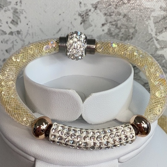 Rhinestone and Crystal AB Yellow Silver and White Necklace Bracelet Earrings Set - Picture 3 of 8